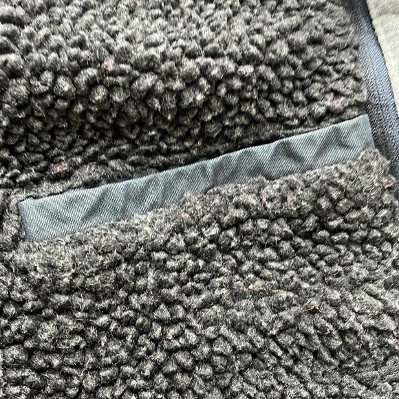 LEVI’S Sherpa Lined Two Pocket Hoooded Trucker Jacket - Picture 11 of 14